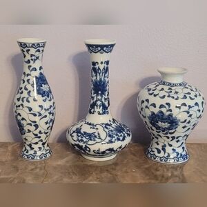 Small Chinese Blue & White Porcelain/ Ceramic Flower Vases